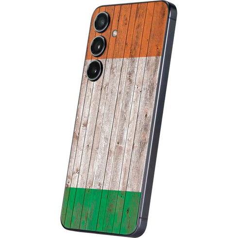 Ireland Flag Dark Wood Galaxy S24 Plus Skin